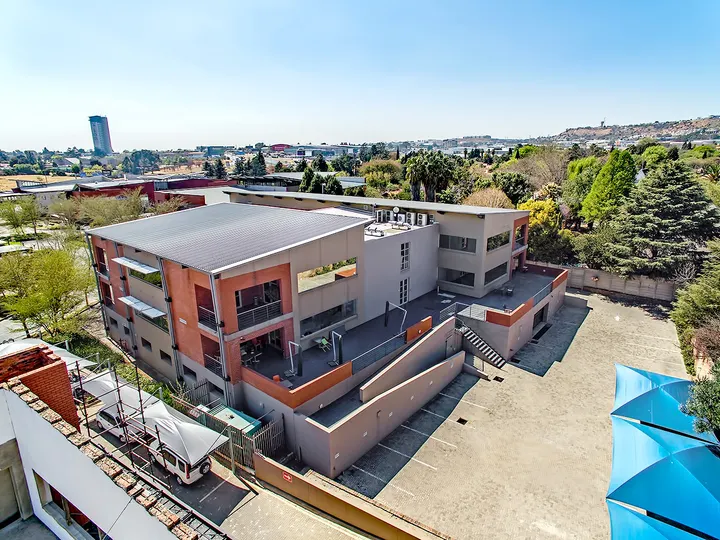 Secure 1,990 m² Office Property for Sale in Bedfordview image 7