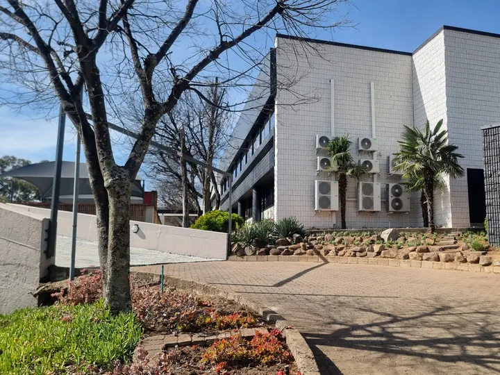Unit 1, 1 Weaver Avenue image 3